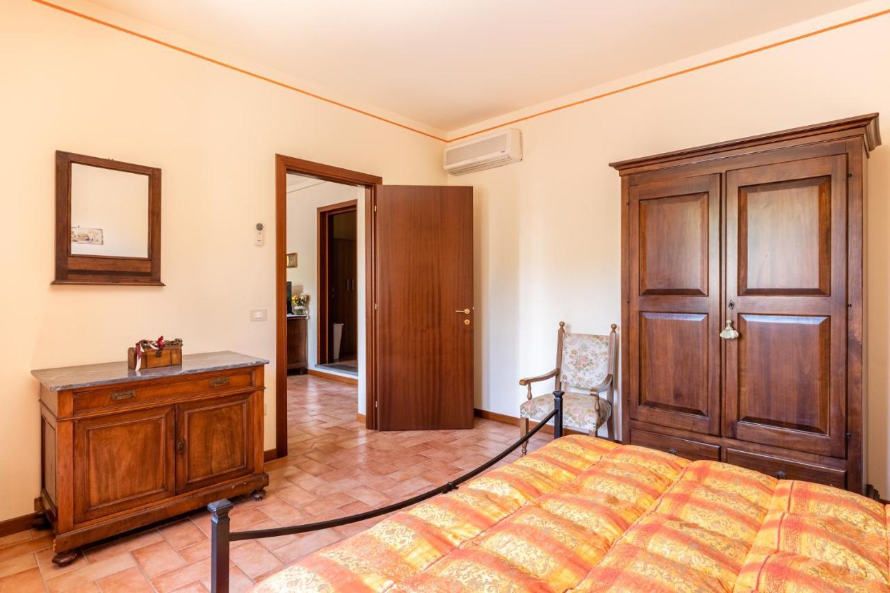 Casolare Dei Fiori - Mughetto Βίλα Montecarlo Εξωτερικό φωτογραφία